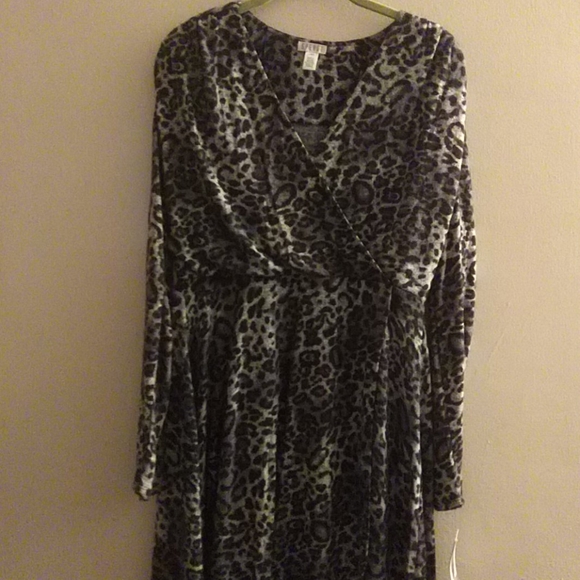 Spense dress - Picture 2 of 9